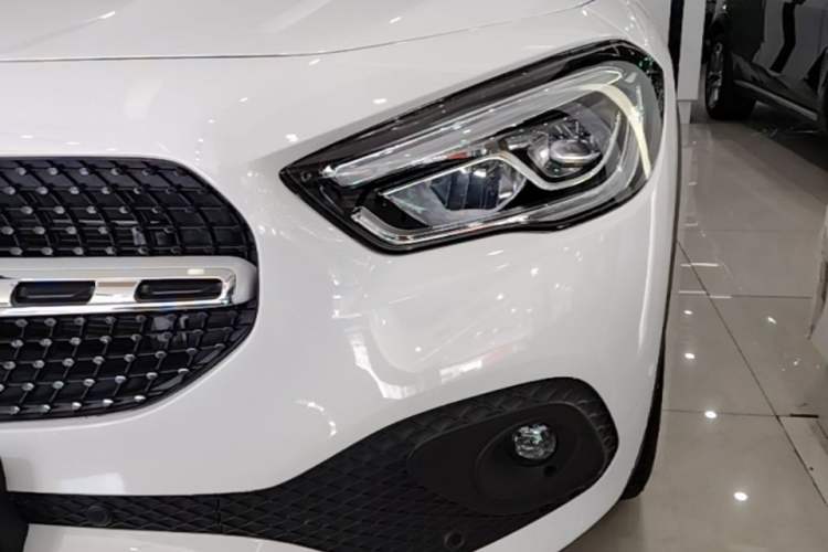Used Mercedes-Benz GLA 2023 GLA 220 Left Front Headlight