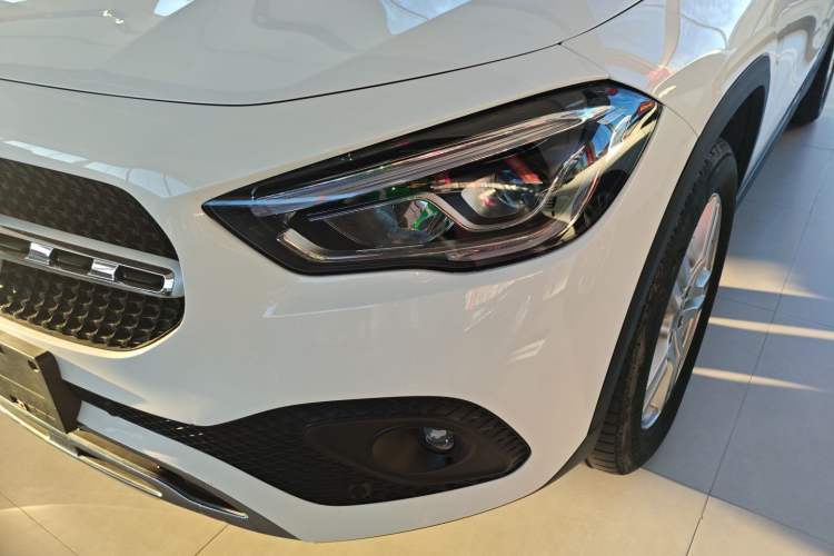 Used Mercedes-Benz GLA 2023 GLA 200 Left Front Headlight