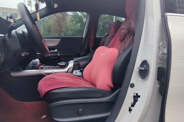 Used Mercedes-Benz GLA 2023 Facelifted GLA 200 Left Front Seat