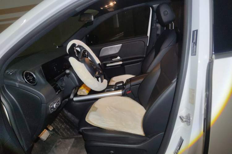 Used Mercedes-Benz GLA 2023 GLA 200 Left Front Seat