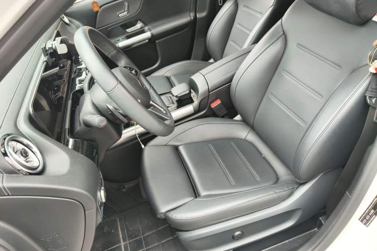 Used Mercedes-Benz GLA 2023 GLA 220 Left Front Seat