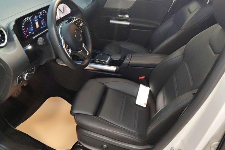 Used Mercedes-Benz GLA 2023 Facelifted GLA 200 Left Front Seat