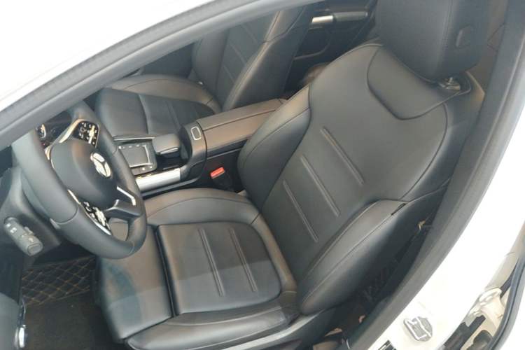 Used Mercedes-Benz GLA 2023 GLA 200 Left Front Seat