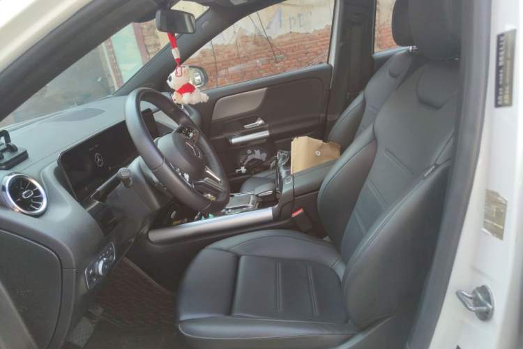 Used Mercedes-Benz GLA 2023 GLA 200 Left Front Seat