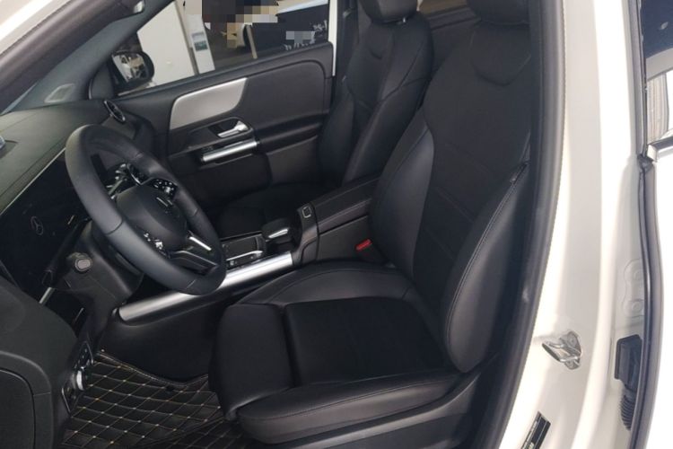 Used Mercedes-Benz GLA 2023 Facelifted GLA 200 Left Front Seat
