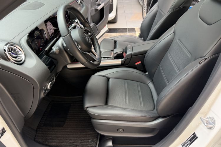 Used Mercedes-Benz GLA 2023 GLA 220 Left Front Seat