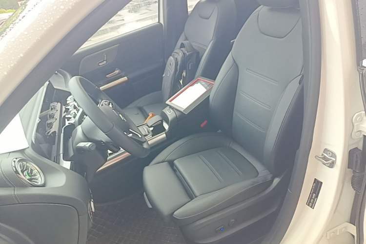 Used Mercedes-Benz GLA 2023 GLA 220 Left Front Seat