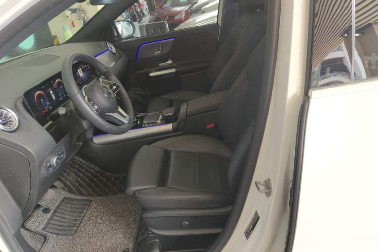Used Mercedes-Benz GLA 2023 GLA 220 Left Front Seat