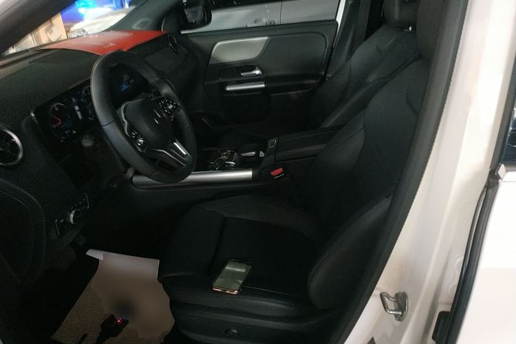 Used Mercedes-Benz GLA 2023 Facelifted GLA 200 Left Front Seat