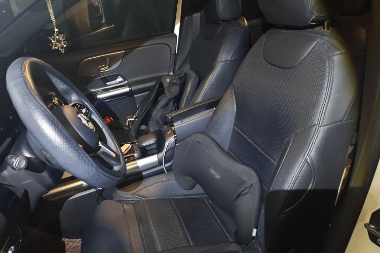 Used Mercedes-Benz GLA 2023 GLA 220 Left Front Seat