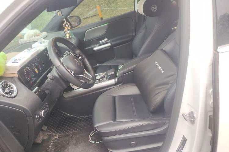 Used Mercedes-Benz GLA 2023 GLA 200 Left Front Seat