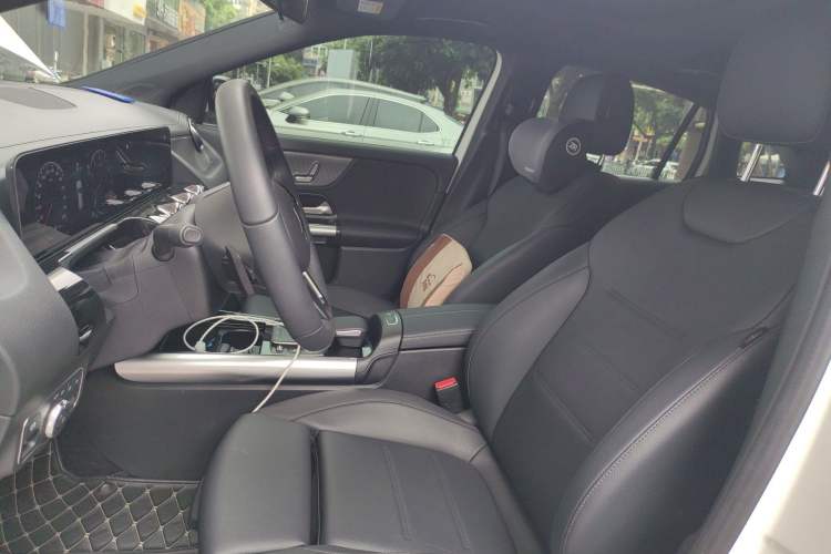 Used Mercedes-Benz GLA 2023 GLA 220 Left Front Seat