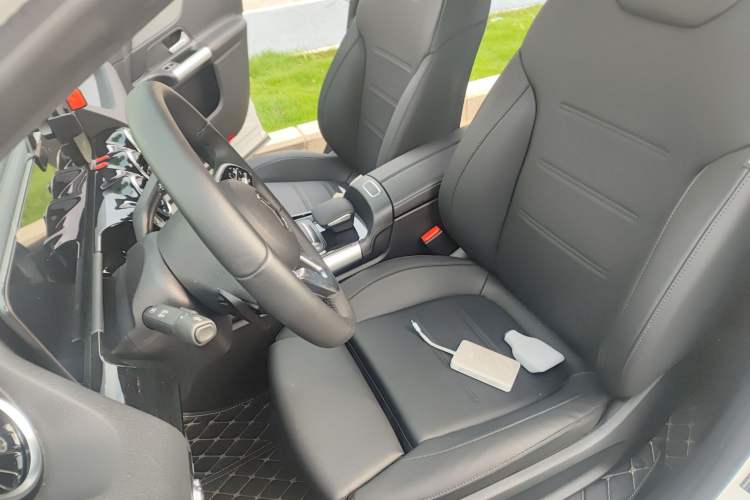 Used Mercedes-Benz GLA 2023 Facelifted GLA 200 Left Front Seat