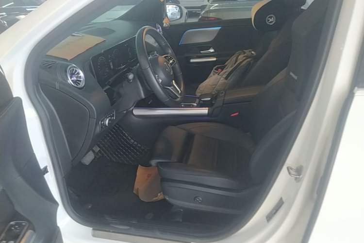 Used Mercedes-Benz GLA 2023 GLA 200 Left Front Seat