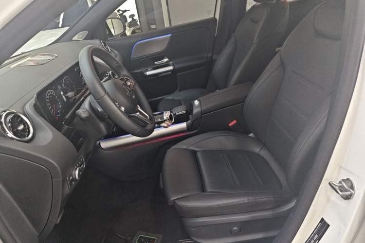Used Mercedes-Benz GLA 2023 GLA 200 Left Front Seat