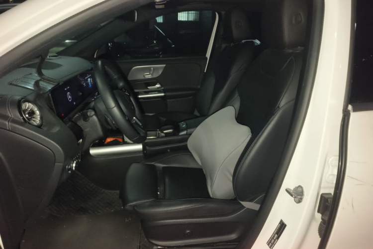 Used Mercedes-Benz GLA 2023 GLA 220 Left Front Seat