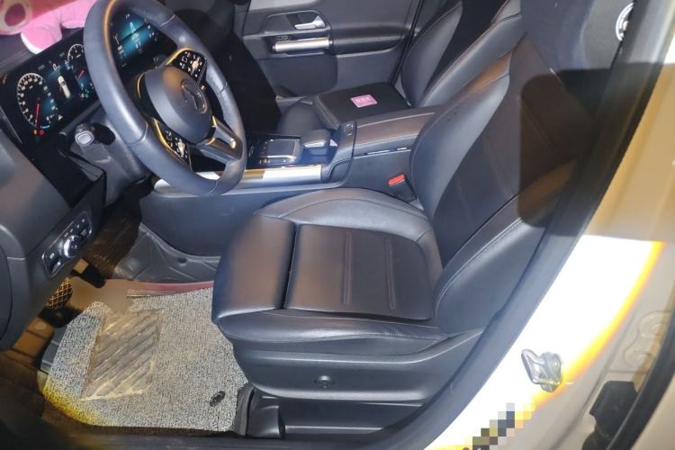 Used Mercedes-Benz GLA 2023 GLA 200 Left Front Seat