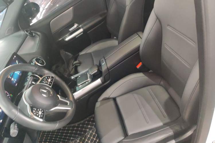 Used Mercedes-Benz GLA 2023 GLA 200 Left Front Seat