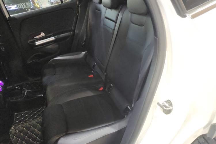 Used Mercedes-Benz GLA 2023 GLA 200 Left Rear Seat