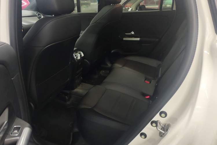 Used Mercedes-Benz GLA 2023 GLA 200 Left Rear Seat
