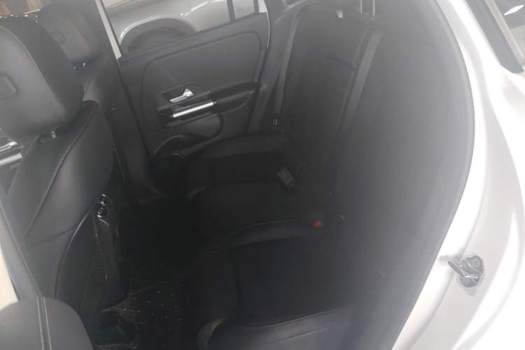 Used Mercedes-Benz GLA 2023 Facelifted GLA 200 Left Rear Seat