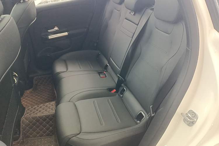Used Mercedes-Benz GLA 2023 GLA 220 Left Rear Seat