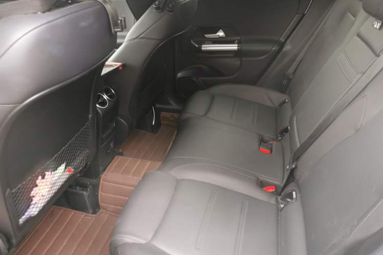 Used Mercedes-Benz GLA 2023 GLA 220 Left Rear Seat