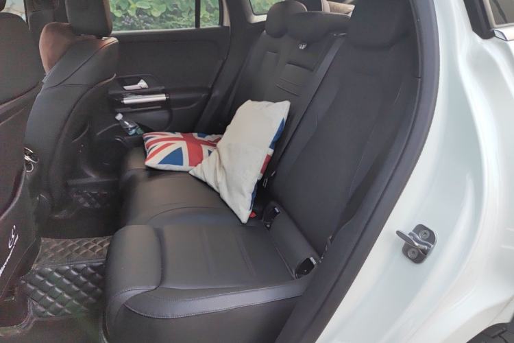 Used Mercedes-Benz GLA 2023 Facelifted GLA 200 Left Rear Seat