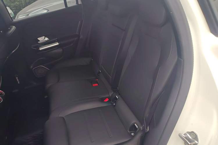 Used Mercedes-Benz GLA 2023 Facelifted GLA 200 Left Rear Seat