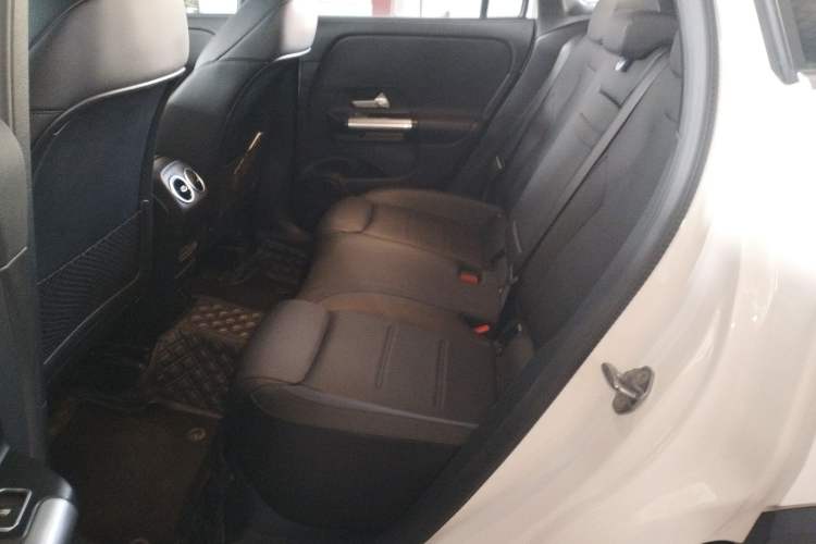 Used Mercedes-Benz GLA 2023 Facelifted GLA 200 Left Rear Seat