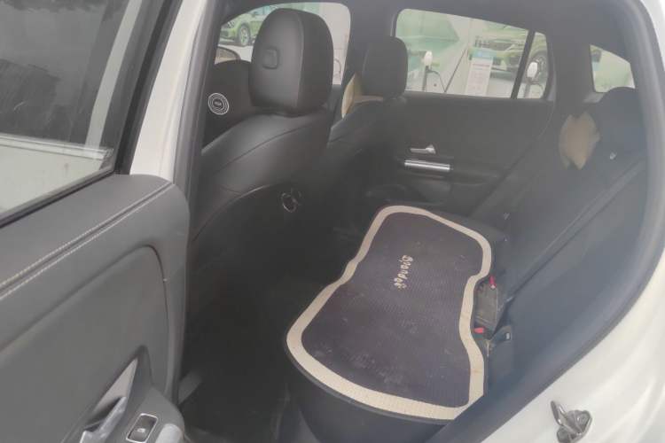 Used Mercedes-Benz GLA 2023 GLA 220 Left Rear Seat