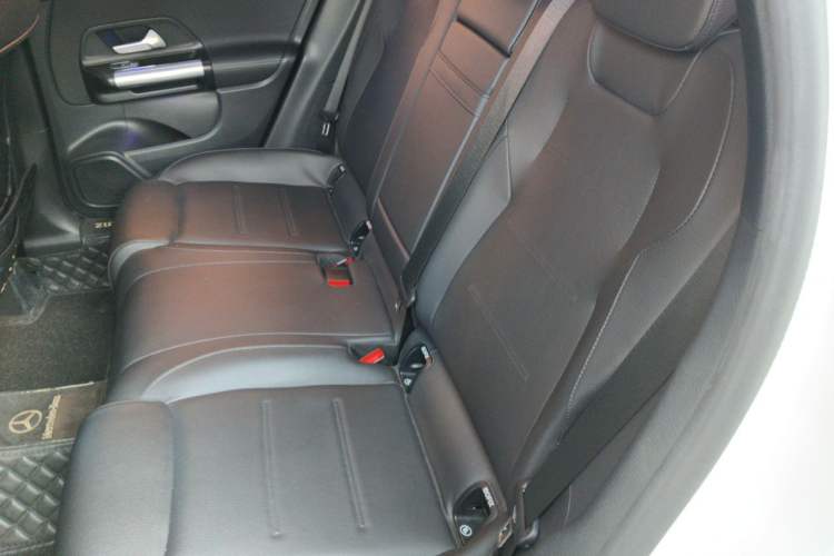 Used Mercedes-Benz GLA 2023 GLA 220 Left Rear Seat