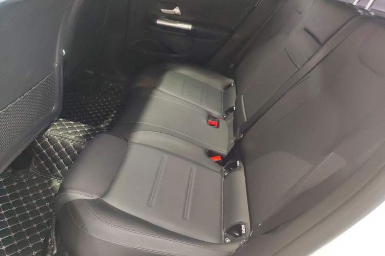 Used Mercedes-Benz GLA 2023 GLA 200 Left Rear Seat