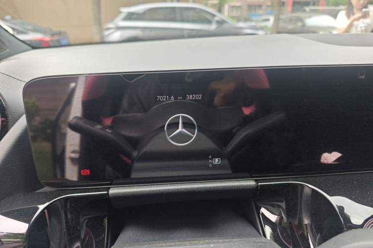 Used Mercedes-Benz GLA 2023 GLA 220 Odometer Close Up