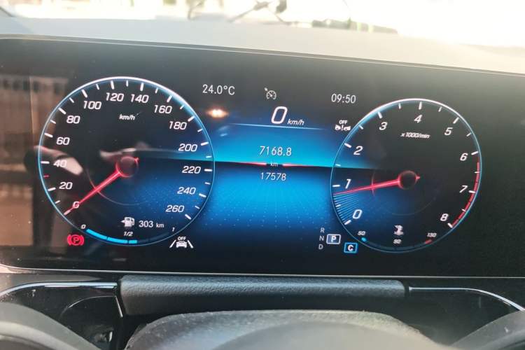 Used Mercedes-Benz GLA 2023 GLA 200 Odometer Close Up