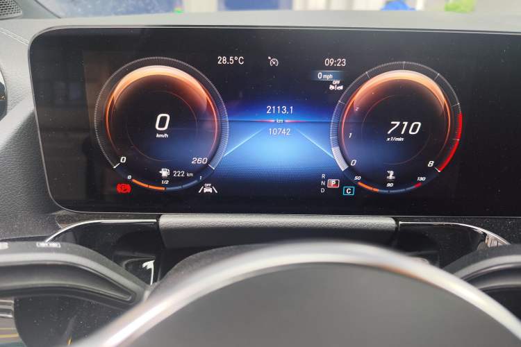 Used Mercedes-Benz GLA 2023 GLA 220 4MATIC Odometer Close Up