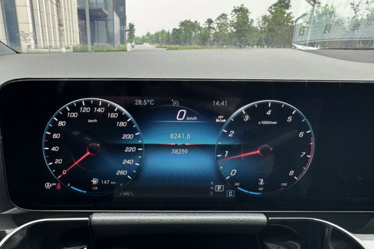 Used Mercedes-Benz GLA 2023 GLA 200 Odometer Close Up