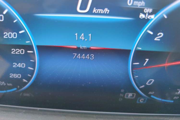 Used Mercedes-Benz GLA 2023 GLA 220 Odometer Close Up