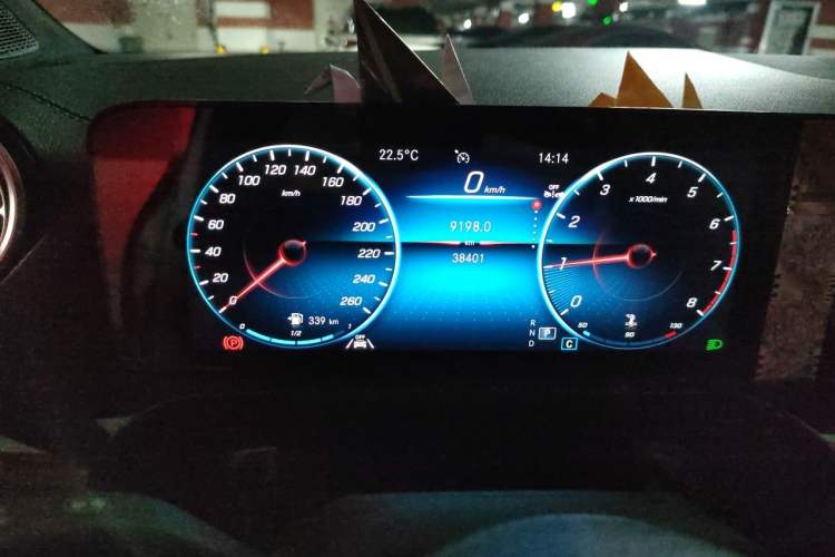 Used Mercedes-Benz GLA 2023 GLA 220 Odometer Close Up