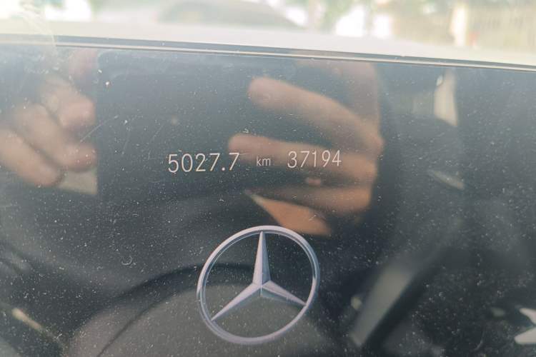 Used Mercedes-Benz GLA 2023 GLA 220 Odometer Close Up