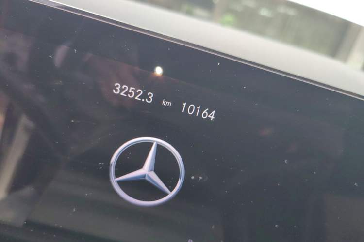 Used Mercedes-Benz GLA 2023 GLA 220 Odometer Close Up