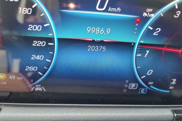 Used Mercedes-Benz GLA 2023 Facelifted GLA 200 Odometer Close Up