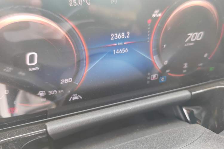 Used Mercedes-Benz GLA 2023 GLA 220 Odometer Close Up