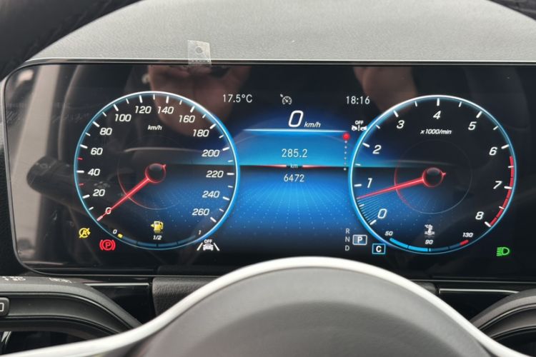 Used Mercedes-Benz GLA 2023 GLA 220 Odometer Close Up