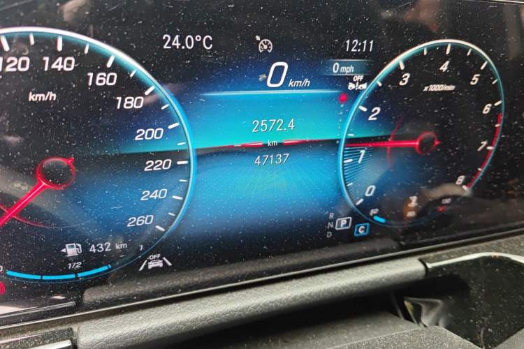 Used Mercedes-Benz GLA 2023 GLA 220 Odometer Close Up
