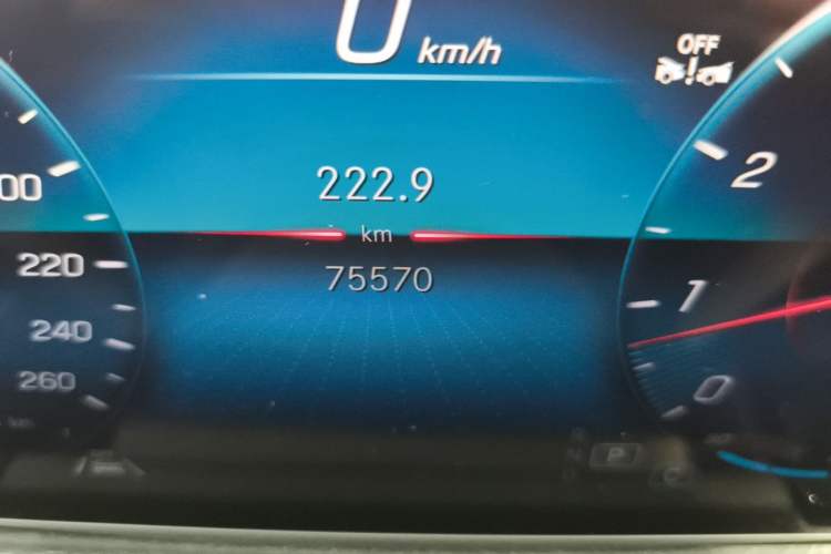 Used Mercedes-Benz GLA 2023 GLA 220 Odometer Close Up
