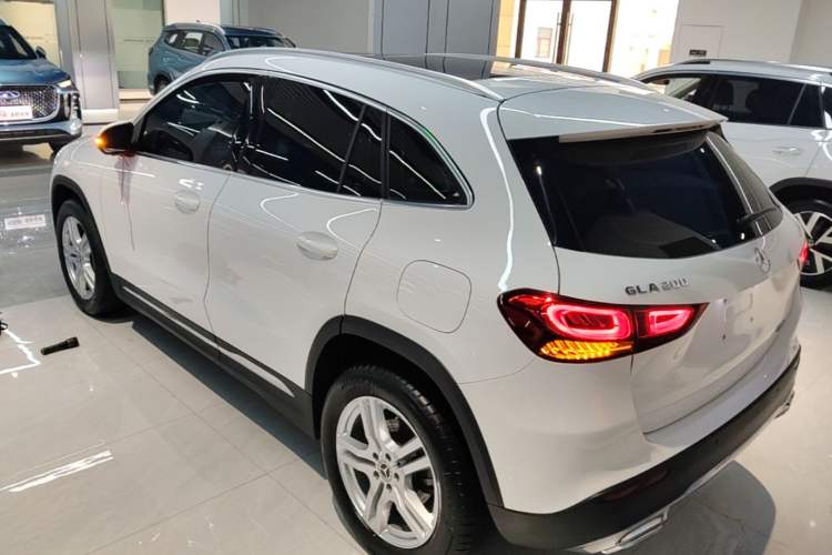 Used Mercedes-Benz GLA 2023 Facelifted GLA 200 Rear Left 45 Deg