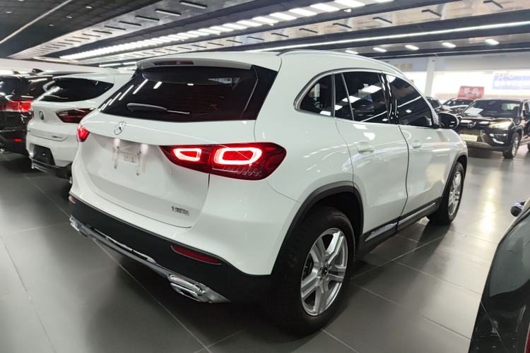 Used Mercedes-Benz GLA 2023 Facelifted GLA 200 Rear Right 45 Deg