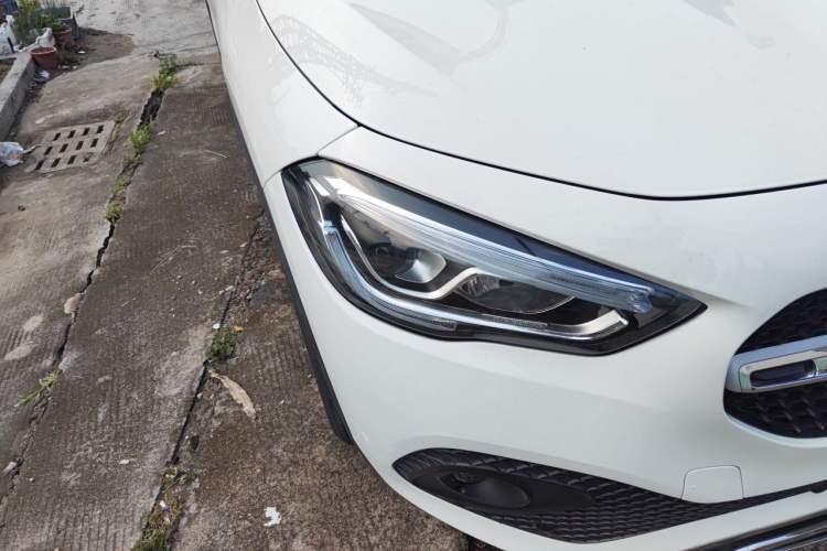 Used Mercedes-Benz GLA 2023 Facelifted GLA 200 Right Front Headlight