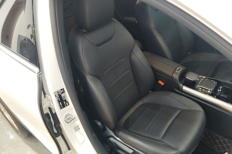 Used Mercedes-Benz GLA 2023 GLA 200 Right Front Seat